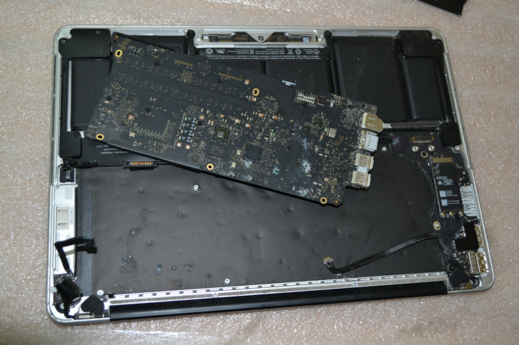 Ультразвук материнской платы MacBook A1502